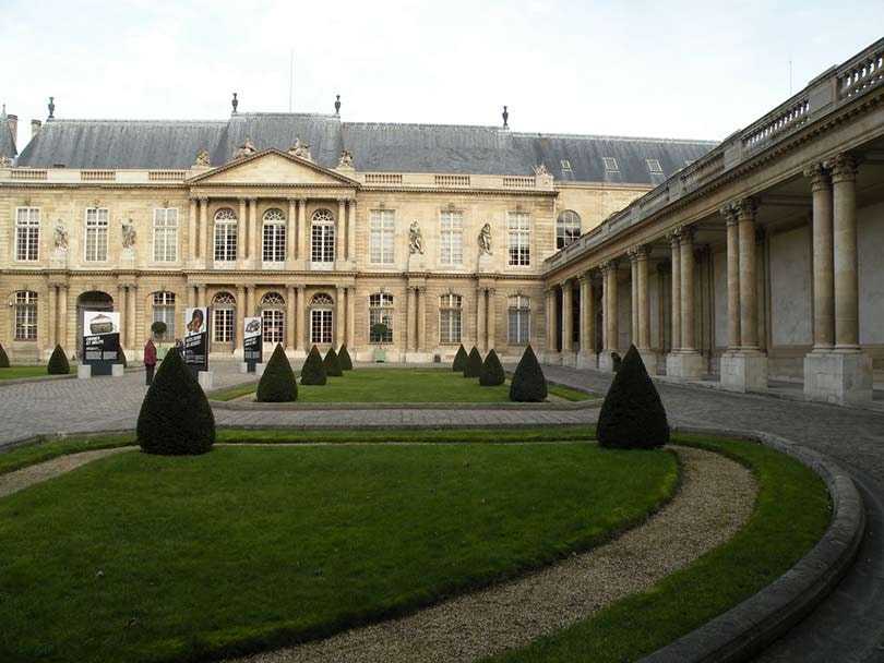 Christian Lacroix donne un coup de neuf au musée Cognacq-Jay à Paris Christian Lacroix donne un coup de neuf au musée Cognacq-Jay à Paris