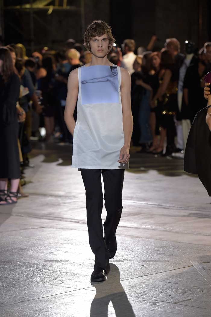Highlights: le défilé Raf Simons SS17 à Pitti Uomo Highlights: le défilé Raf Simons SS17 à Pitti Uomo