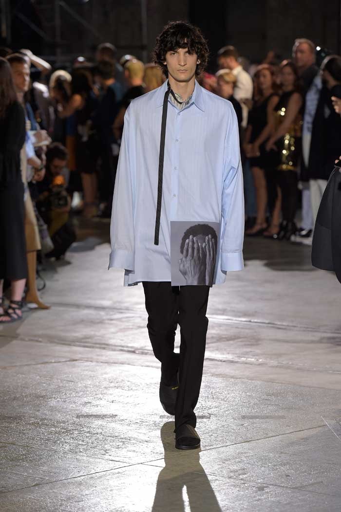 Highlights: le défilé Raf Simons SS17 à Pitti Uomo Highlights: le défilé Raf Simons SS17 à Pitti Uomo