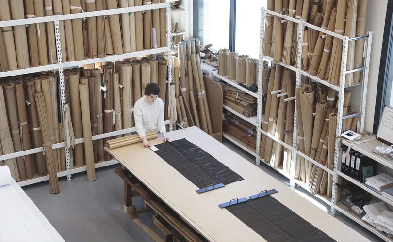 Haute Couture et savoir-faire (II) : les plissés de l’Atelier Lognon Haute Couture et savoir-faire (II) : les plissés de l’Atelier Lognon
