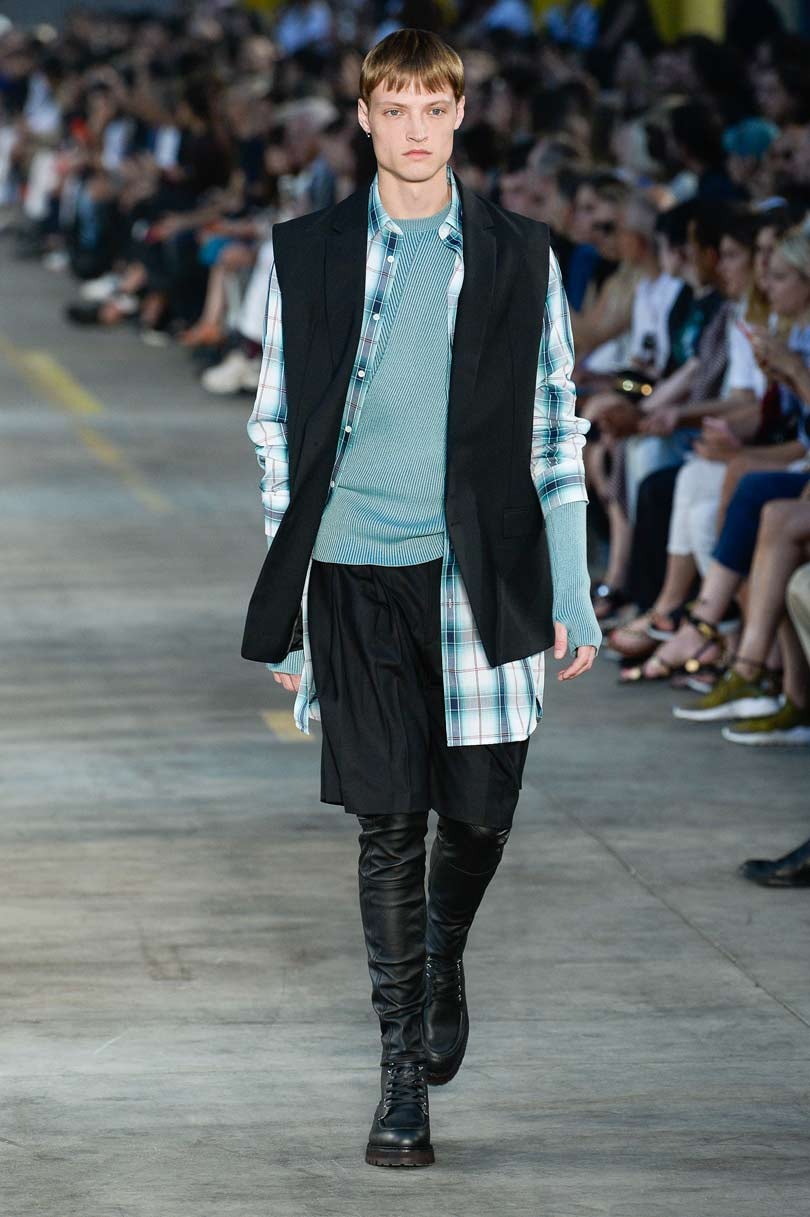Mode à Milan: Dolce & Gabbana crée l'événement, Versace rend hommage à Gianni Mode à Milan: Dolce & Gabbana crée l'événement, Versace rend hommage à Gianni