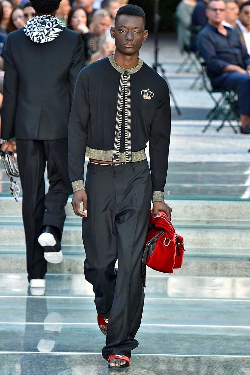Mode à Milan: Dolce & Gabbana crée l'événement, Versace rend hommage à Gianni Mode à Milan: Dolce & Gabbana crée l'événement, Versace rend hommage à Gianni