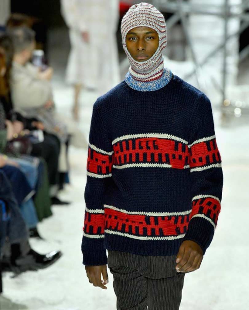 Simons poursuit son voyage dans l'Amérique des extrêmes avec Calvin Klein Simons poursuit son voyage dans l'Amérique des extrêmes avec Calvin Klein