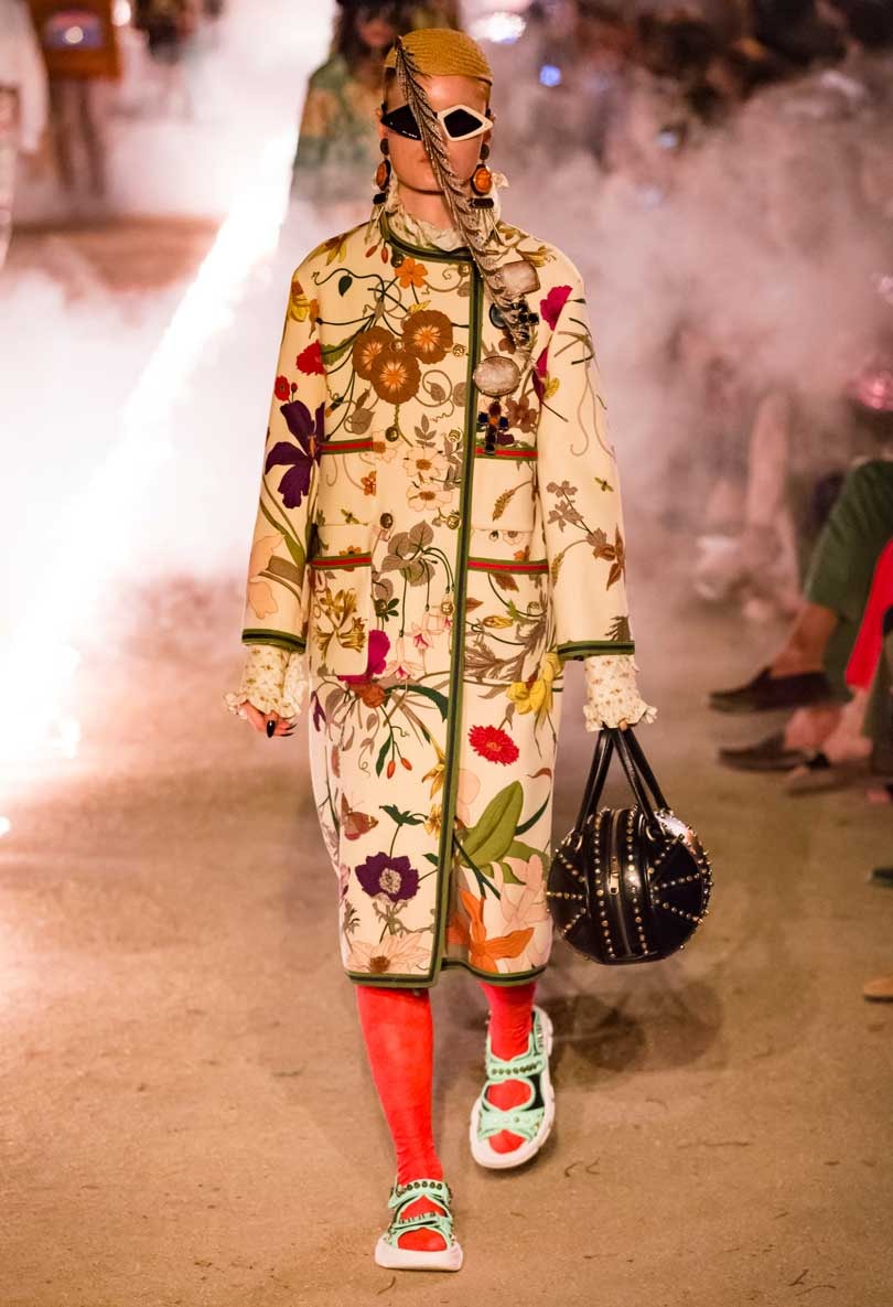 Spectaculaire défilé Gucci dans la nécropole romaine des Alyscamps à Arles Spectaculaire défilé Gucci dans la nécropole romaine des Alyscamps à Arles