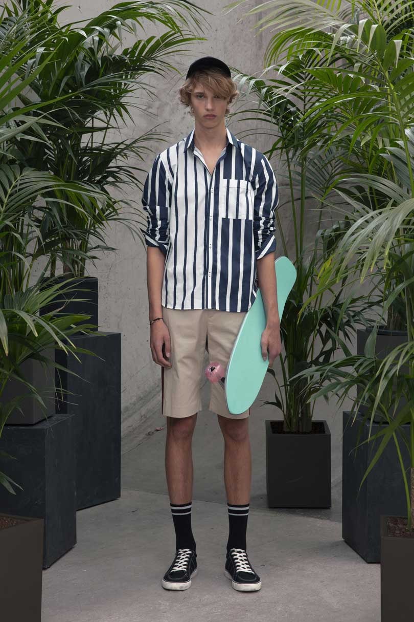 Maxime Simoëns : l'homme M.X printemps-été 2019 s'inspire des villes côtières américaines Maxime Simoëns : l'homme M.X printemps-été 2019 s'inspire des villes côtières américaines