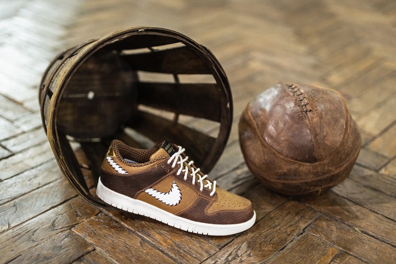 Nike rend hommage au basket avec deux nouvelles paires de Dunks Nike rend hommage au basket avec deux nouvelles paires de Dunks