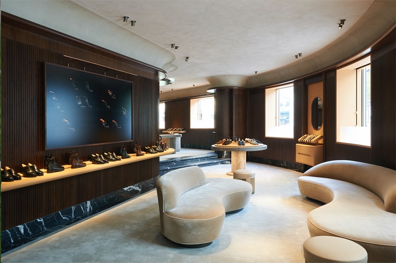 J.M Weston installe son luxueux magasin étendard au 55, avenue des Champs-Elysées J.M Weston installe son luxueux magasin étendard au 55, avenue des Champs-Elysées