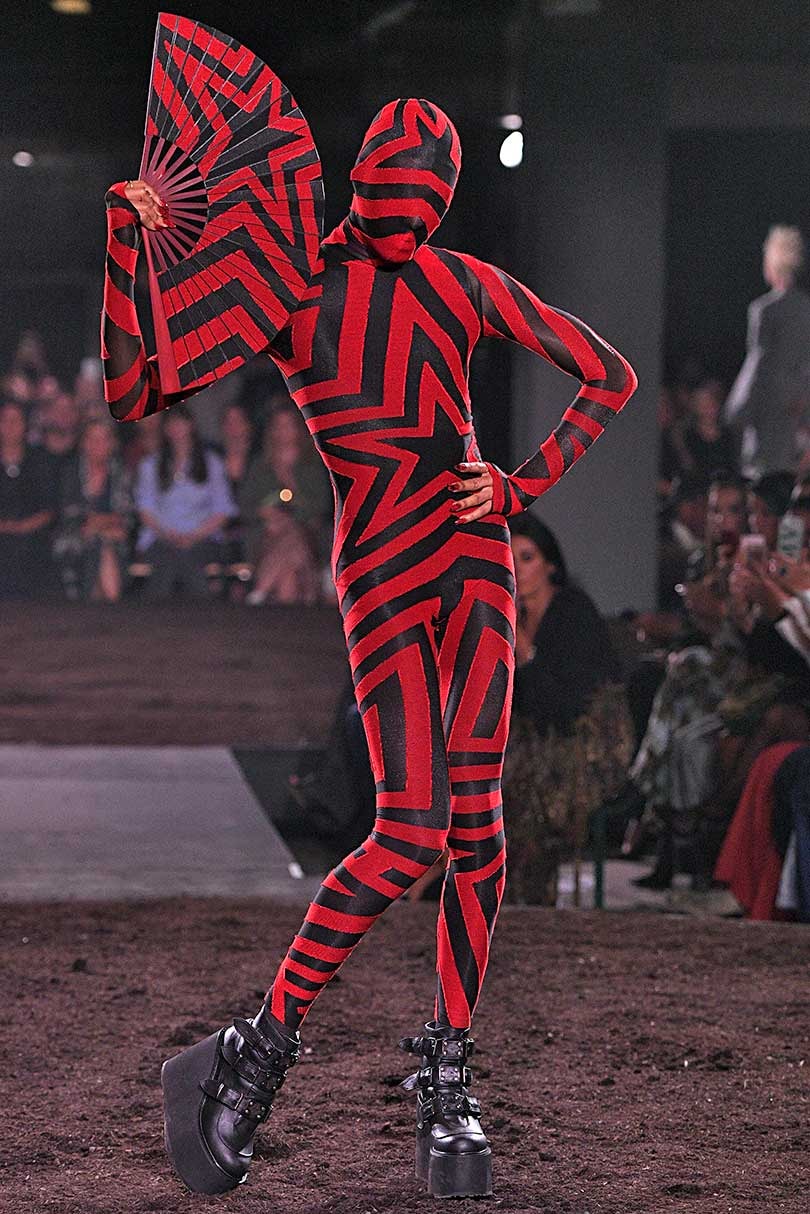 Fashion Week de Londres: Gareth Pugh en mode dystopique Fashion Week de Londres: Gareth Pugh en mode dystopique
