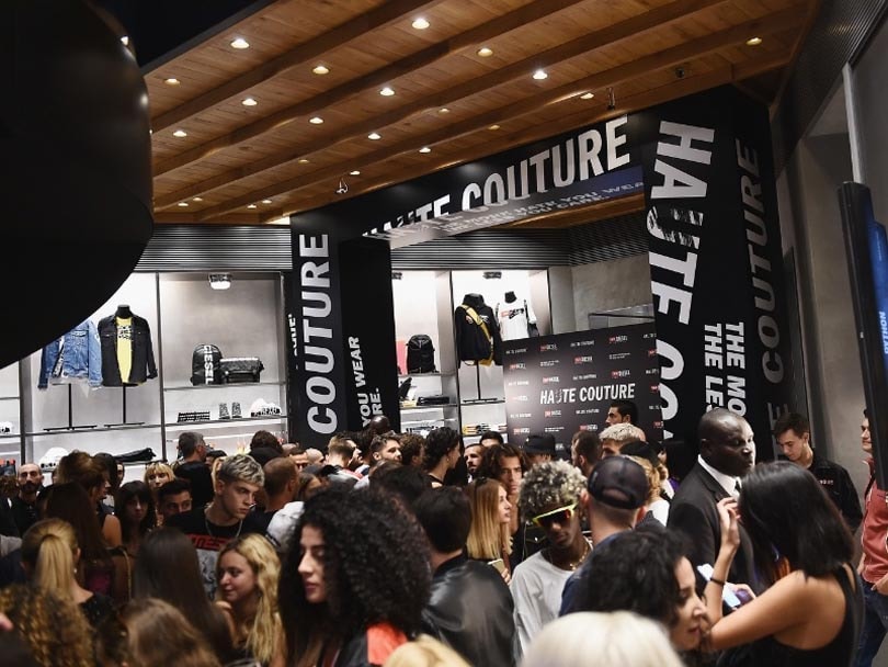 Diesel crée le buzz à Milan avec Nicki Minaj pour présenter sa collection "Hate Couture" Diesel crée le buzz à Milan avec Nicki Minaj pour présenter sa collection "Hate Couture"