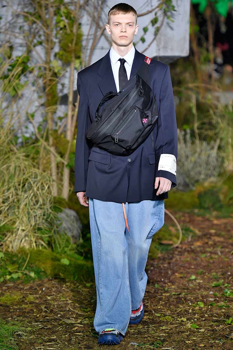 Virgil Abloh zigzague entre streetwear et classique, en attendant Vuitton Virgil Abloh zigzague entre streetwear et classique, en attendant Vuitton