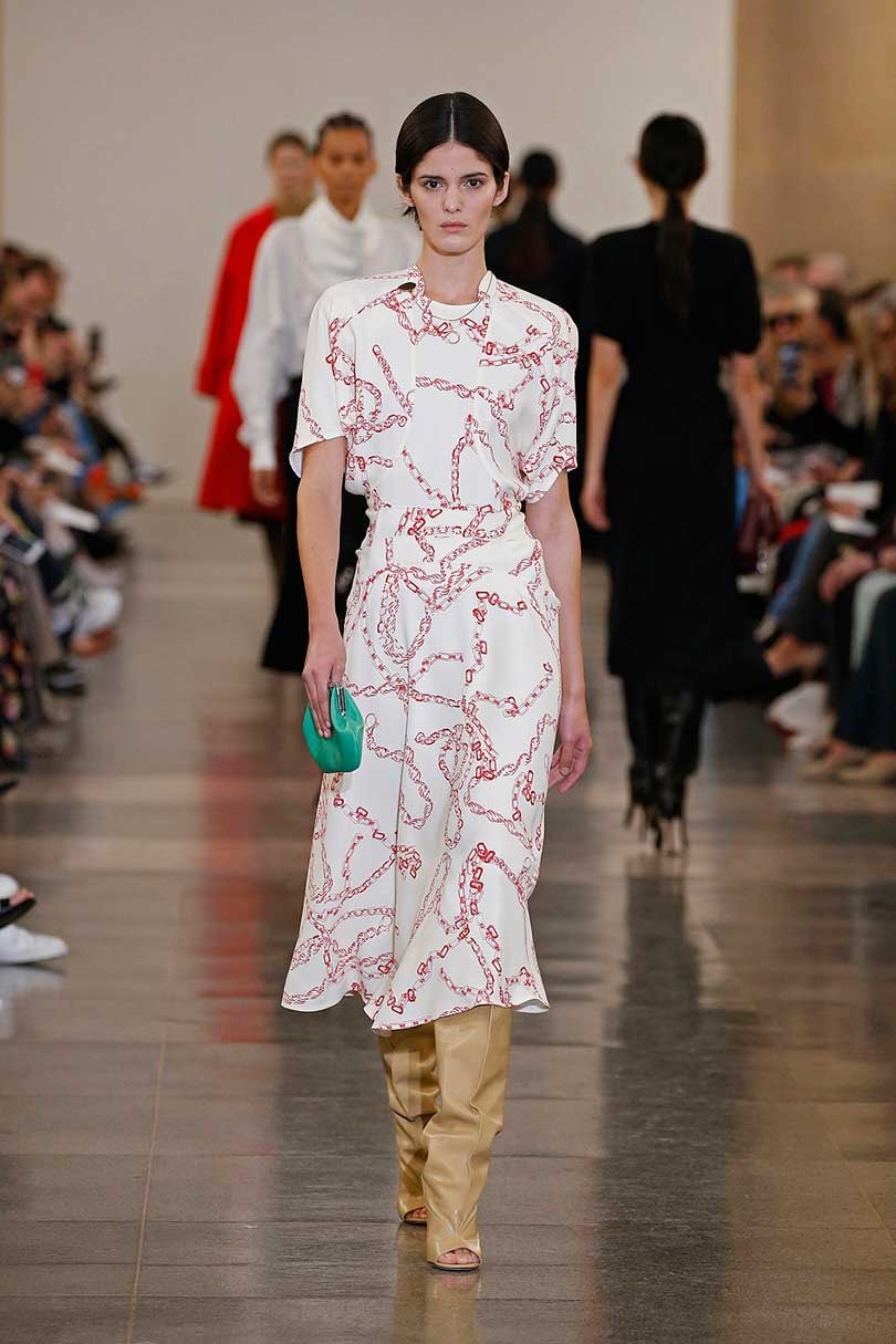 Victoria Beckham convoque les seventies à la Fashion Week de Londres Victoria Beckham convoque les seventies à la Fashion Week de Londres
