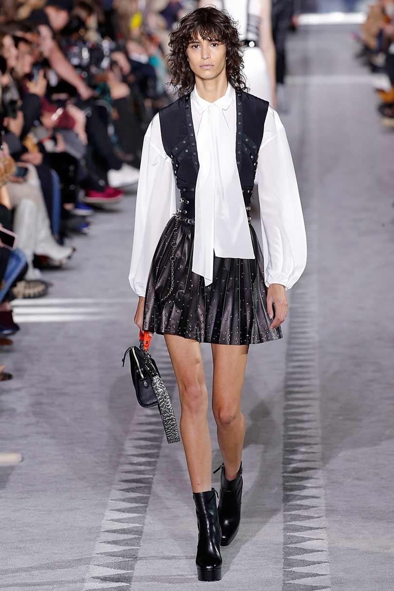 Fashion week: Longchamp profite du départ de grands noms, files d'attente chez Siriano Fashion week: Longchamp profite du départ de grands noms, files d'attente chez Siriano