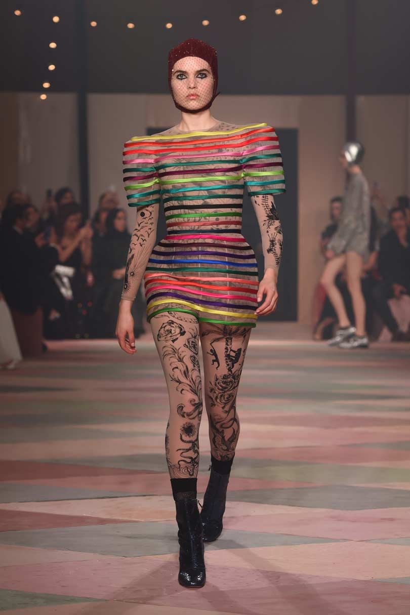 Dior dévoile une collection "capsule" à son premier défilé à Dubaï Dior dévoile une collection "capsule" à son premier défilé à Dubaï