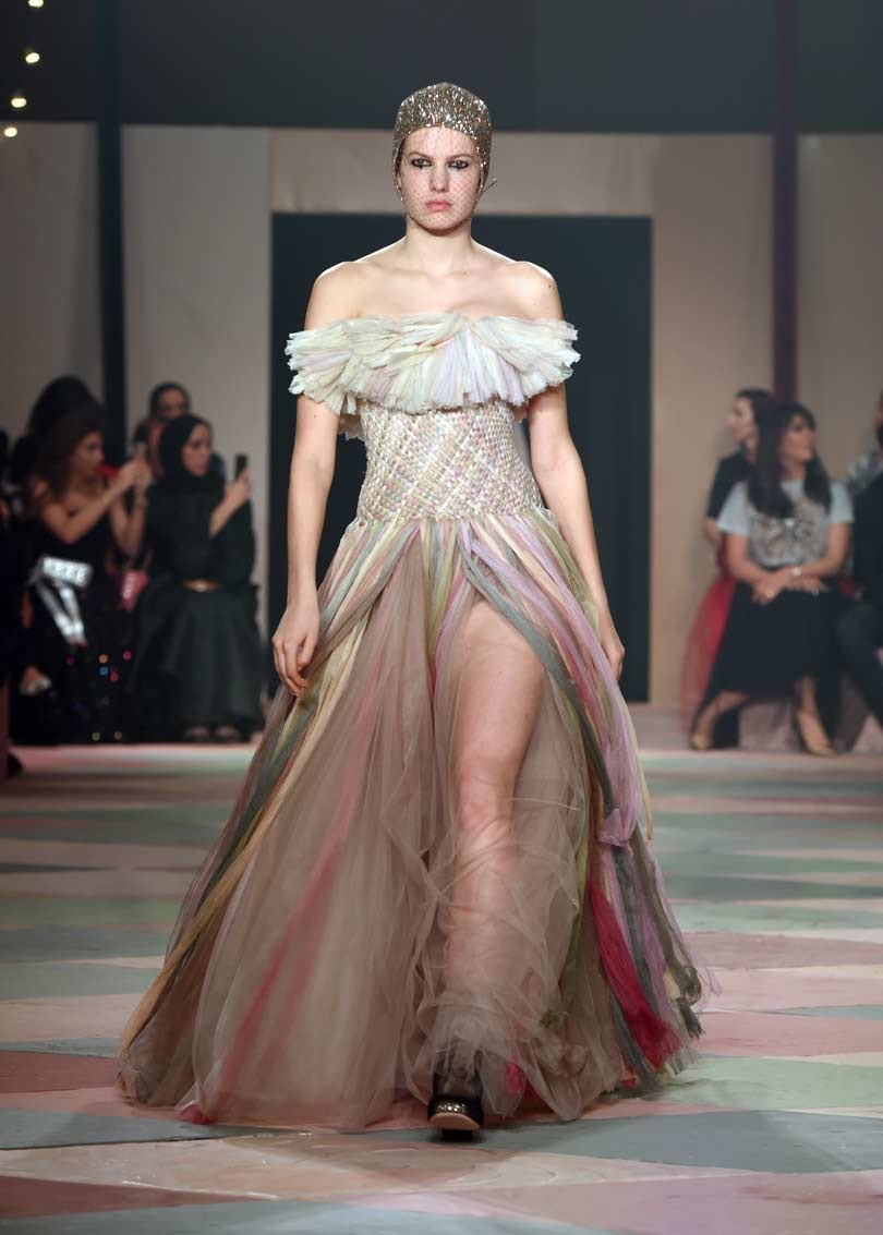 Dior dévoile une collection "capsule" à son premier défilé à Dubaï Dior dévoile une collection "capsule" à son premier défilé à Dubaï