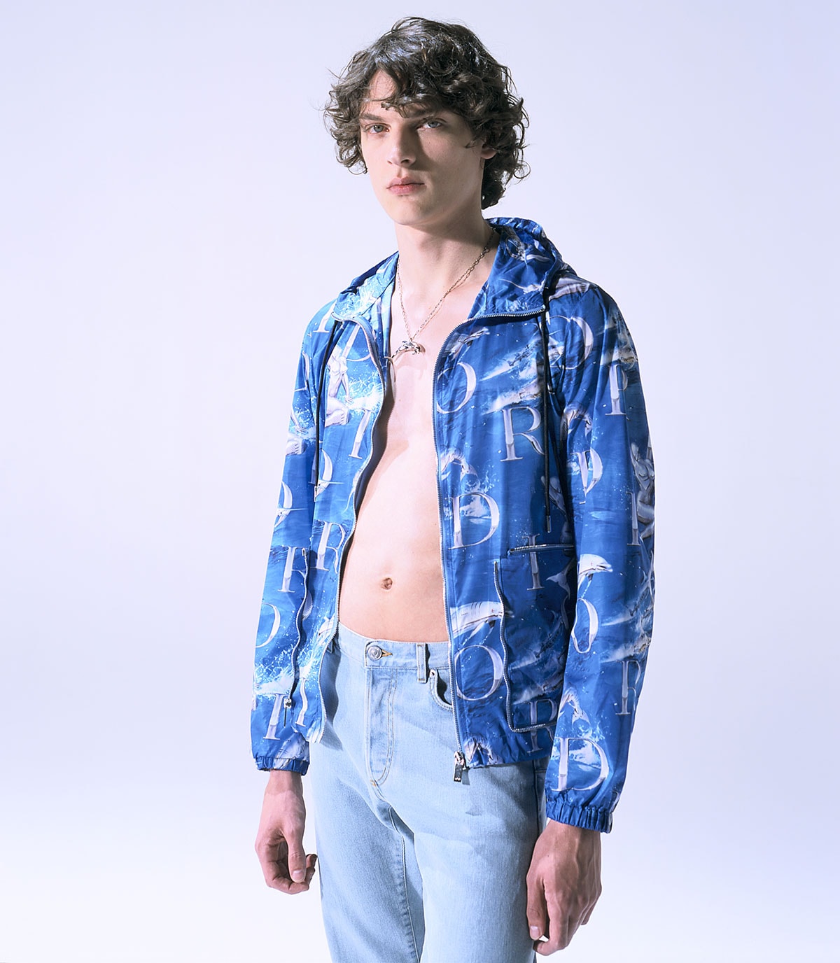 Dior dévoile sa collection capsule Beachwear 2019 pour hommes Dior dévoile sa collection capsule Beachwear 2019 pour hommes