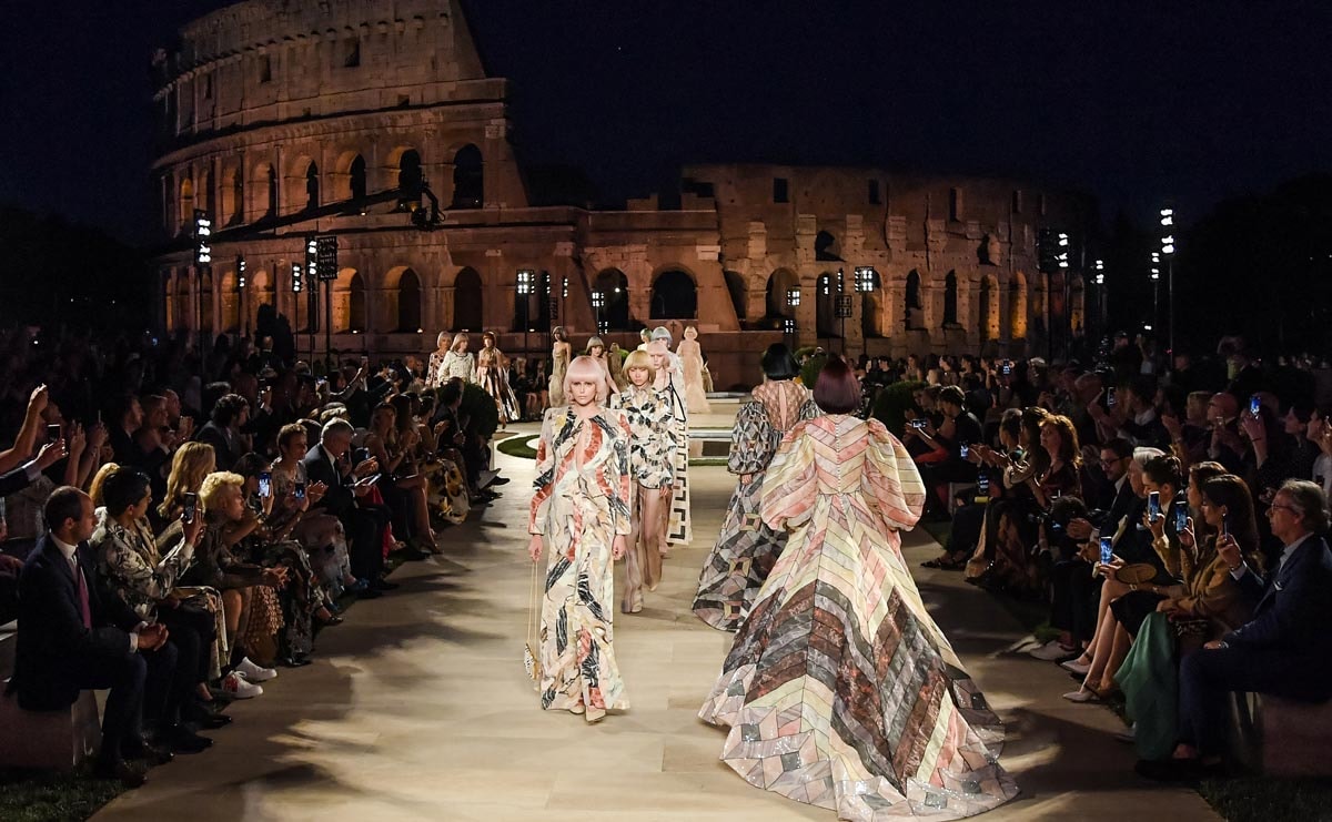 Un an plus tard : comment Chanel, Fendi et la marque Karl Lagerfeld ont continué sans Karl Un an plus tard : comment Chanel, Fendi et la marque Karl Lagerfeld ont continué sans Karl