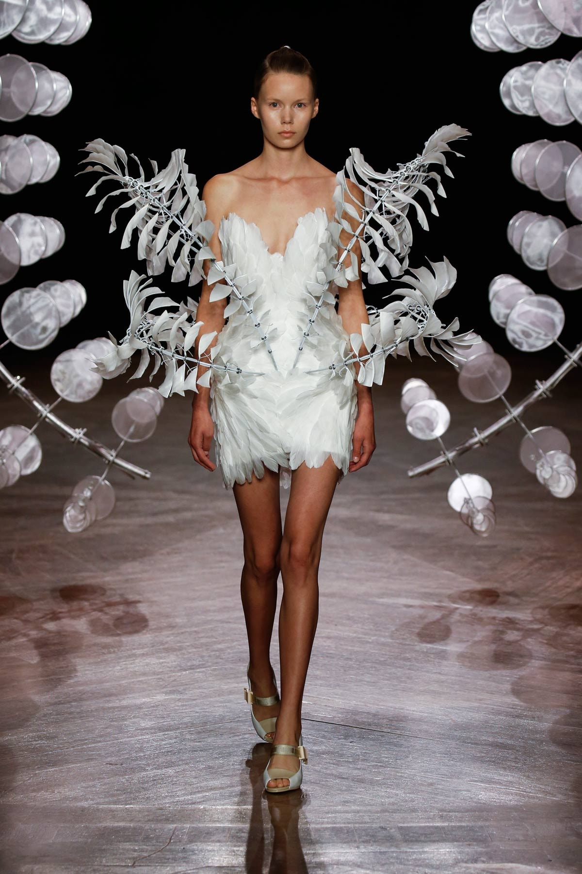 Haute couture à Paris : Schiaparelli fonctionnel, Iris Van Herpen hypnotique Haute couture à Paris : Schiaparelli fonctionnel, Iris Van Herpen hypnotique
