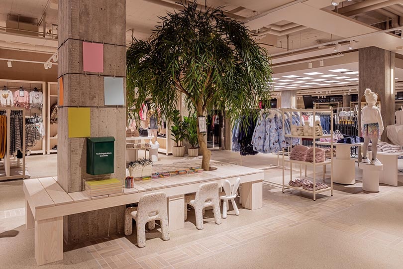 En images : le flagship H&M de Stockholm totalement rénové En images : le flagship H&M de Stockholm totalement rénové