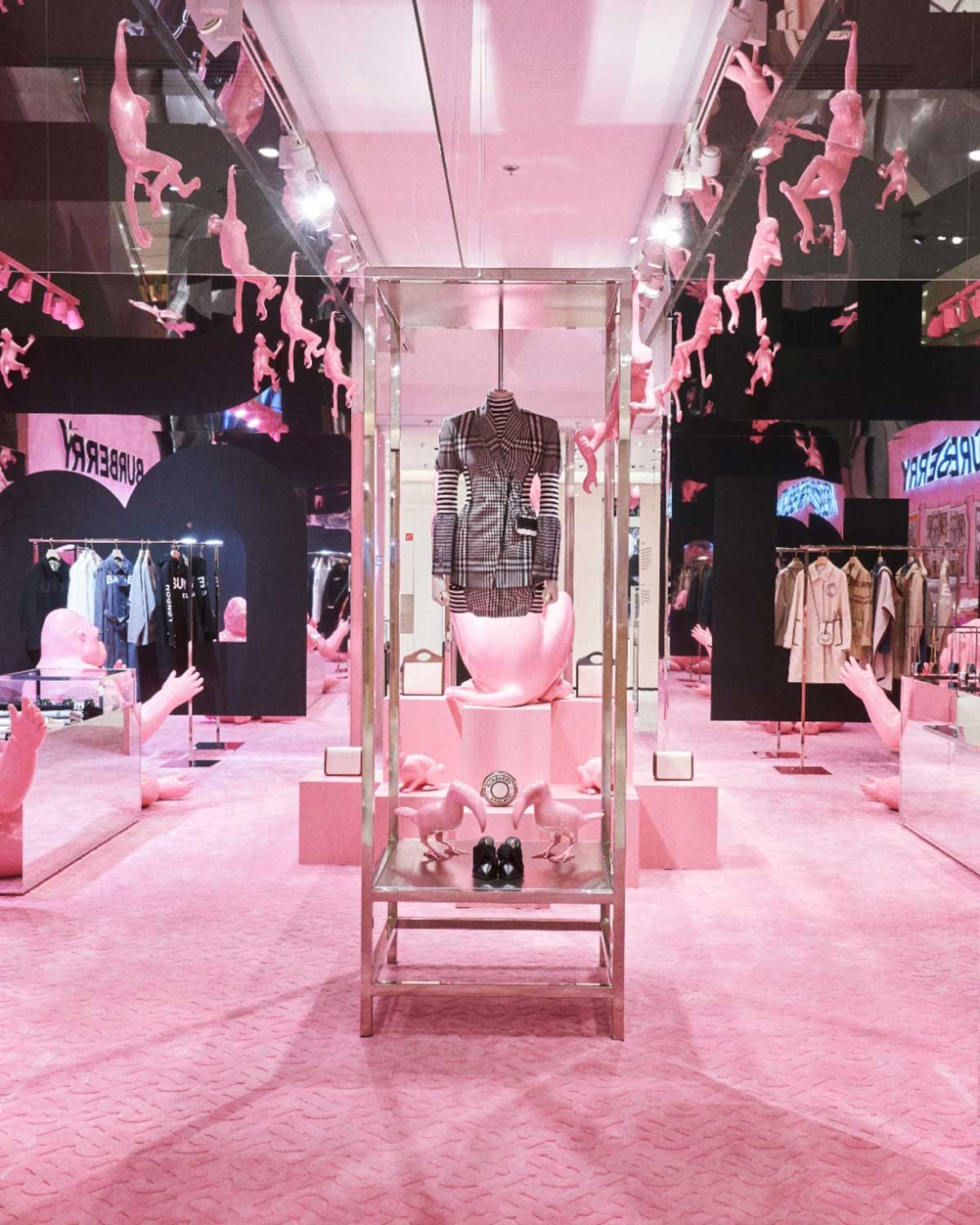 Avec sa collection printemps-été 2020, Burberry s’installe chez Printemps à Paris Avec sa collection printemps-été 2020, Burberry s’installe chez Printemps à Paris