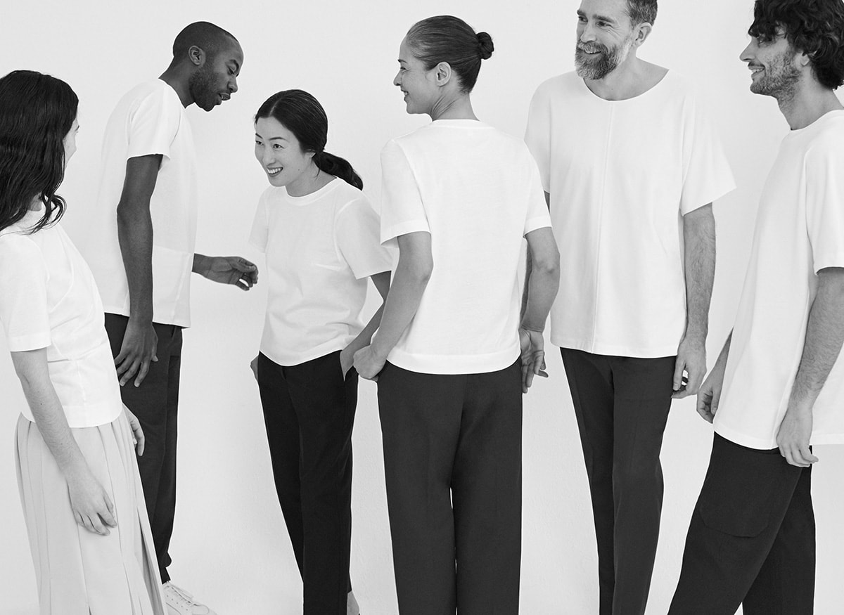 Avec sa nouvelle collection, Cos revisite le t-shirt blanc Avec sa nouvelle collection, Cos revisite le t-shirt blanc