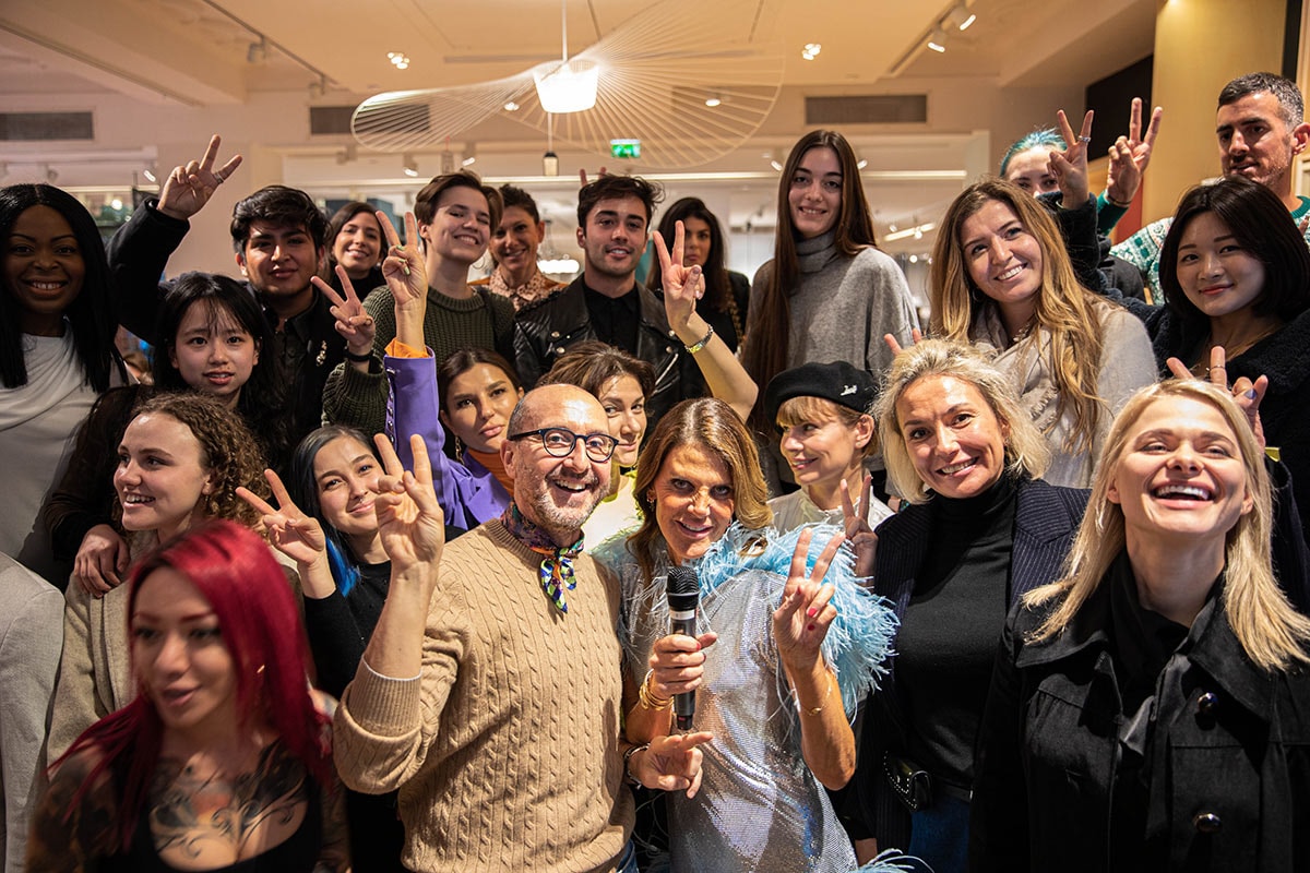 Anna Dello Russo : « Ne vous accrochez pas à un titre » Anna Dello Russo : « Ne vous accrochez pas à un titre »
