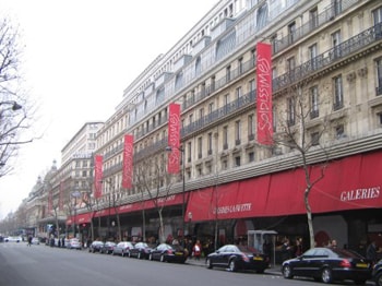 Paris résiste à l'ouverture dominicale Paris résiste à l'ouverture dominicale
